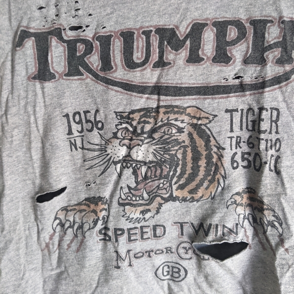Distressed Triumph t-shirt - small - Picture 2 of 4